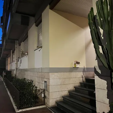 Bilocale Golf Vicino Al Iclas Azzurra Apartment